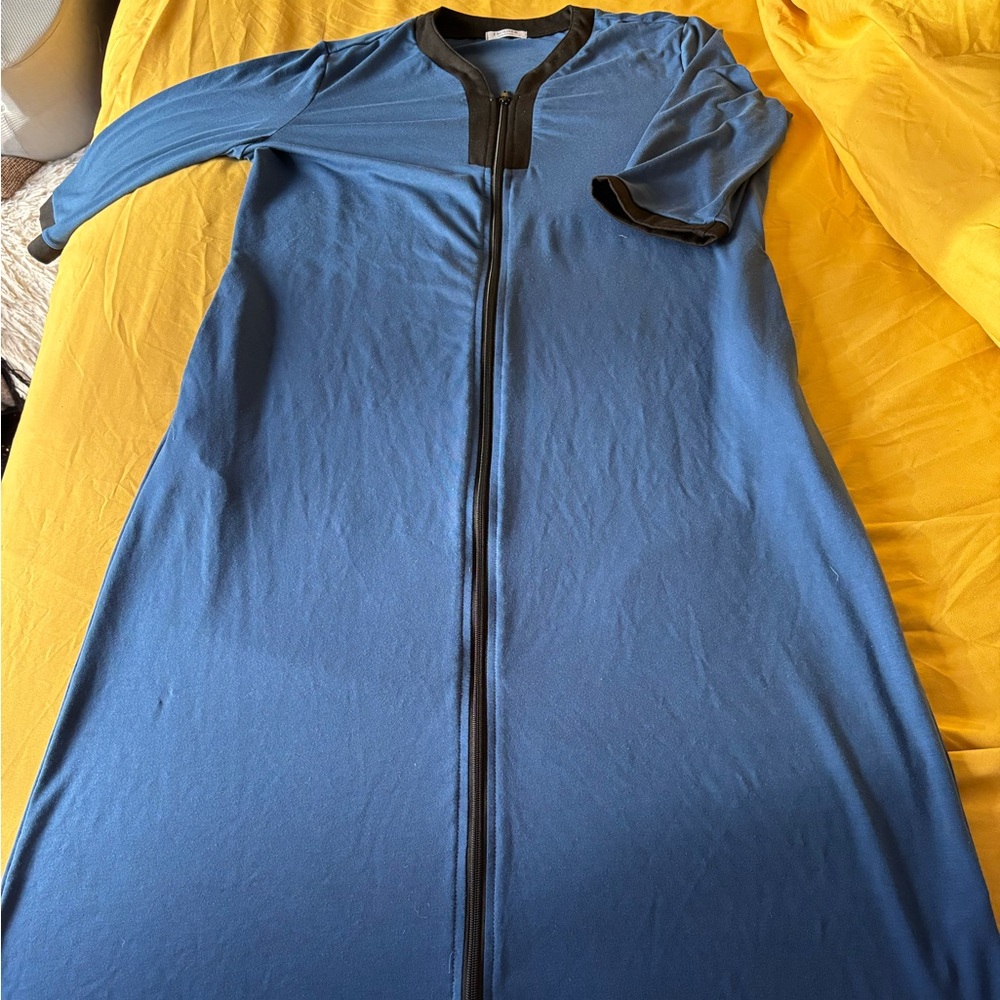 Blue Long Sleeve moomoo post surgical gown with Black Zipper